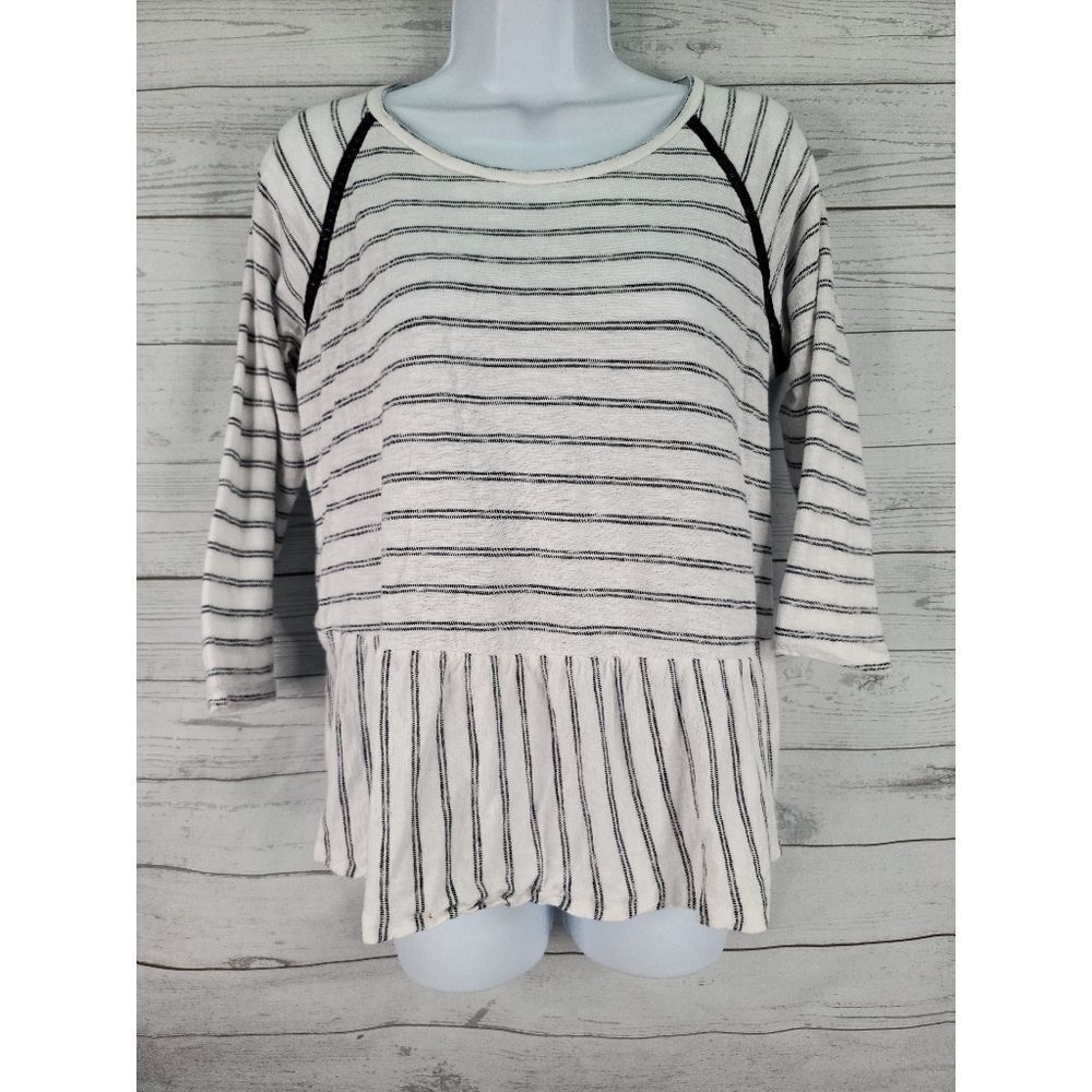 Crown & Ivy Boho Top White Blue Striped 3/4 Sleeve